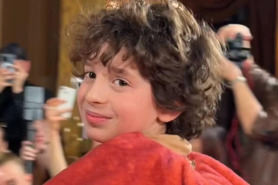 Max Alexander llevó su marca "Couture to the Max" a Paris Fashion Week.