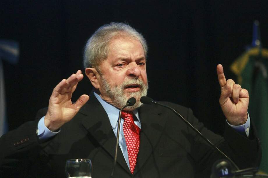 Lula acusado de beneficiarse de la corrupción en Petrobras. / AFP