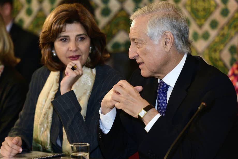 La canciller colombiana María Ángela Holguín y su homólogo chileno, Heraldo Muñoz. / EFE.