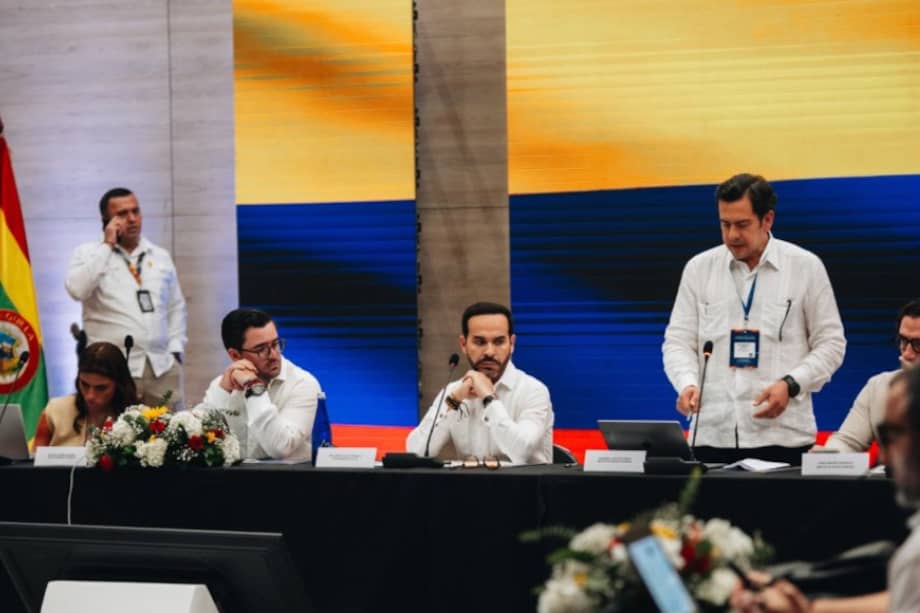 Abelardo de la Espriella durante cumbre de seguridad urbana con alcaldes.