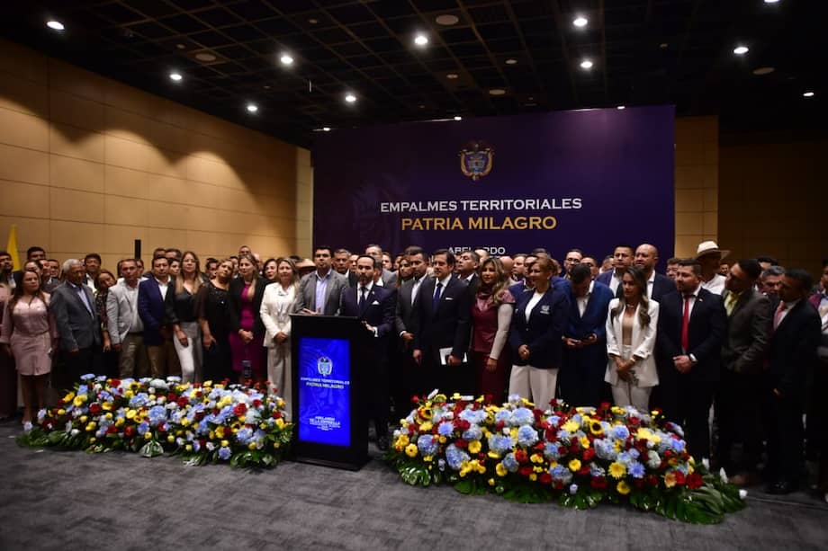 El presidente electo Abelardo de la Espriella se reunió con los mandatarios de Cundinamarca en su empalme territorial.