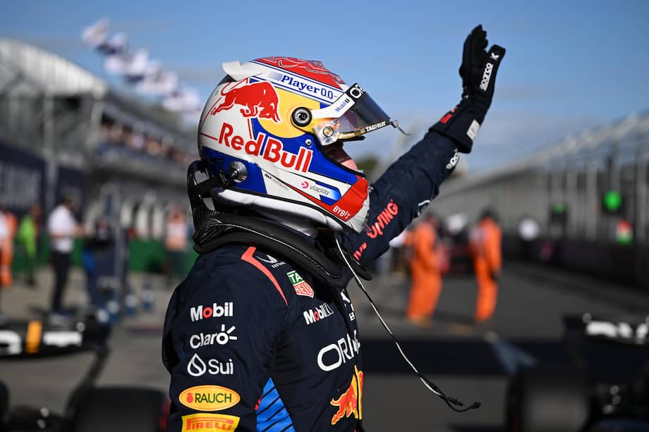 Max Verstappen de Red Bull reacciona tras conseguir la pole position después de la sesión de clasificación del Gran Premio de Australia.
