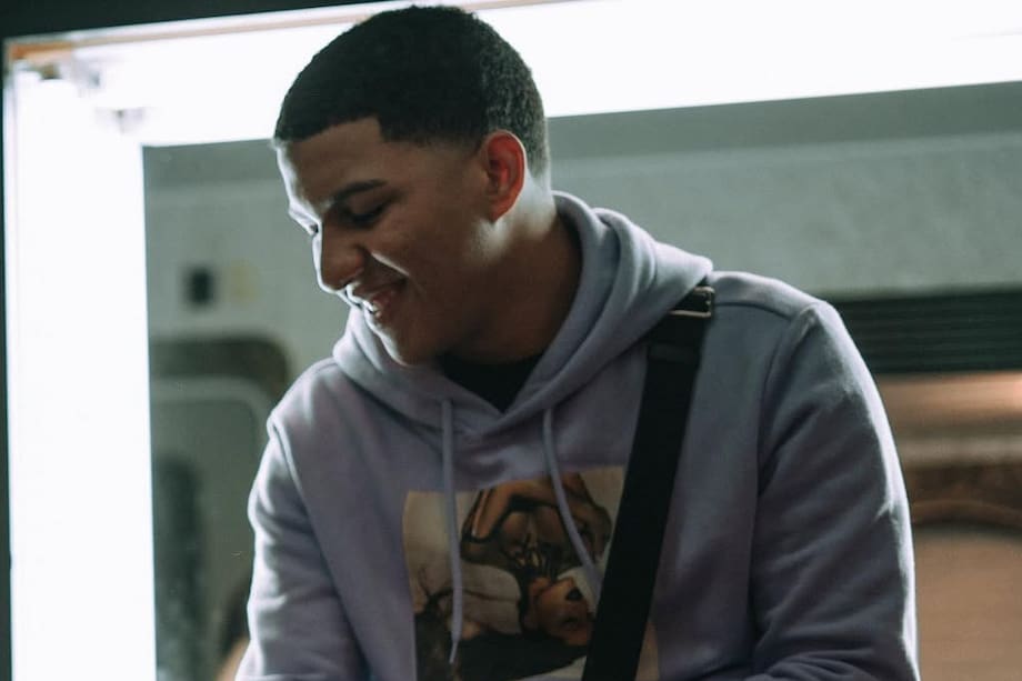 Él era Justin Santos, hermano de Arcángel.