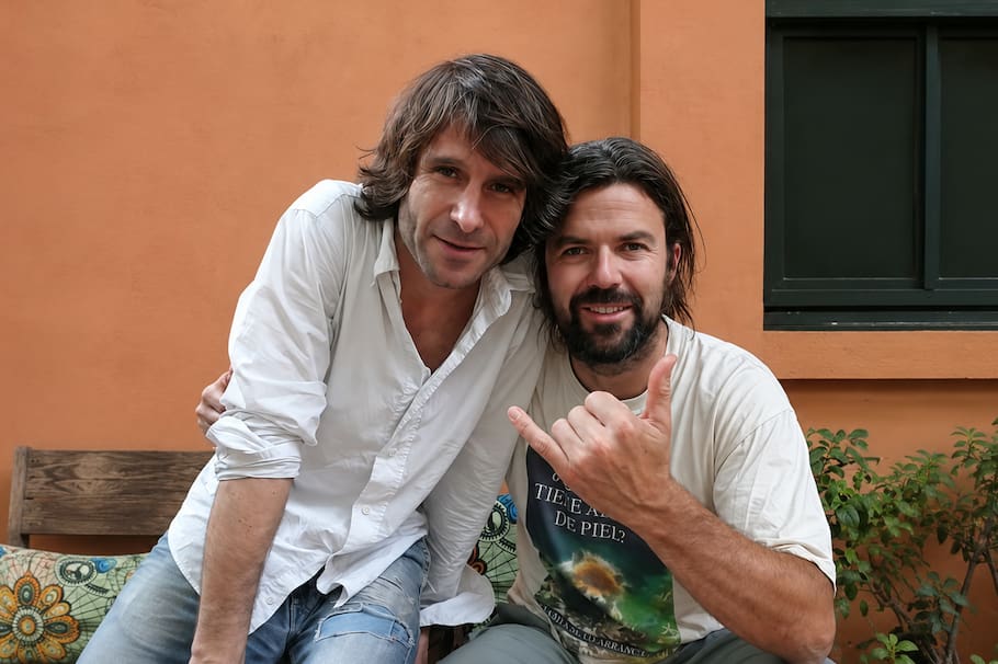 Álex Tenas y Pau Donés, fundadores de Jarabe de Palo.