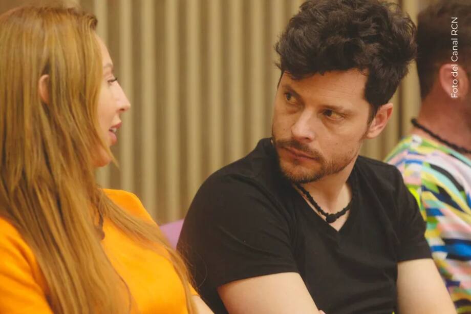 Mafe Walker y Julián Trujillo en 'La casa de los famosos'.