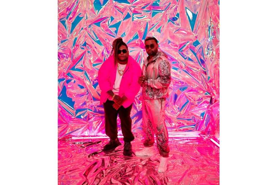 Los artistas Zion y Lennox durante la grabación de la nueva canción "Mujer satisfecha". / Cortesía