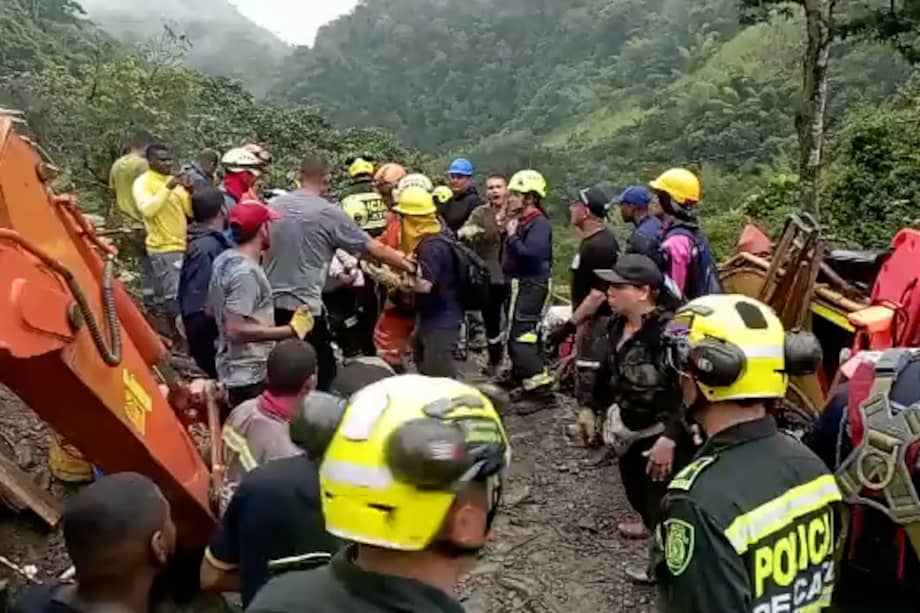 Rescate tras el derrumbe en Pueblo Rico, Risaralda.