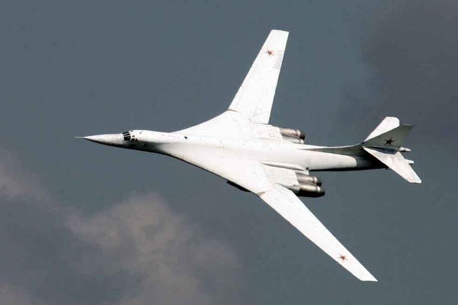 Este es un bombardero ruso Tupolev 160, el mismo modelo que violó el espacio aéreo colombiano. / Flickr: cryogenic666