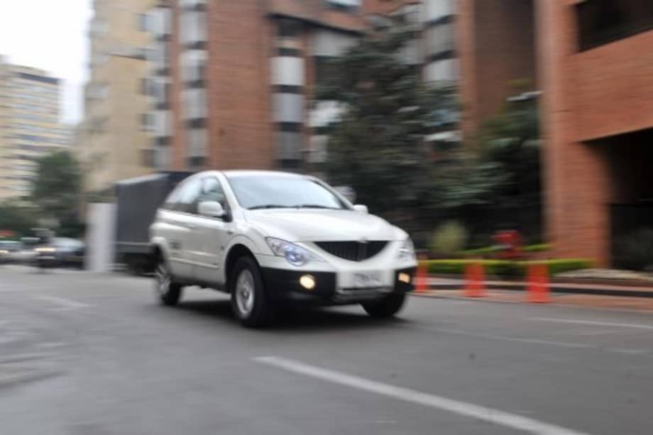 Arrancan comparendos contra carros blancos que violen pico y placa en Bogotá