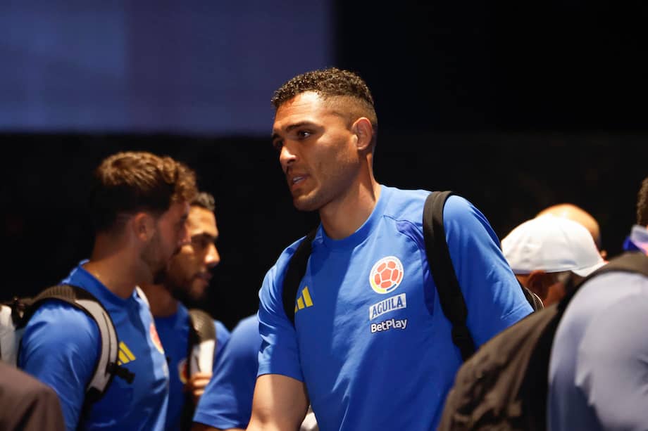 Álvaro Montero llegando al hotel de concentración previo al partido contra Uzbekistán en la Copa Mundial de la FIFA 2026, en el Estadio Azteca de la Ciudad de México, México.