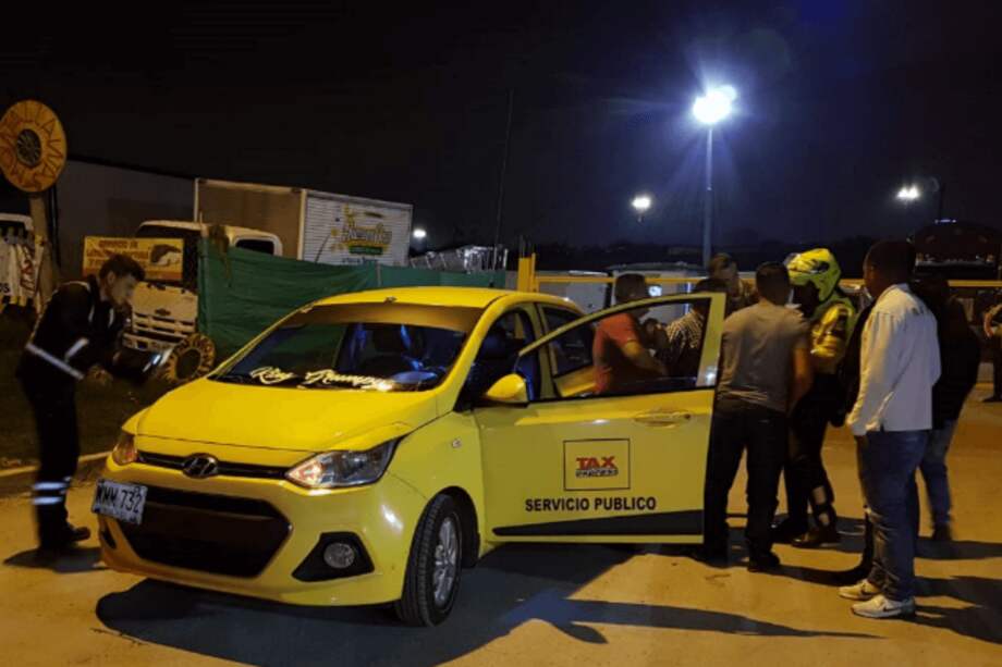 Este vehículo afiliado a Tax Express fue sorprendido en el operativo realizado contra carreras clandestinas el pasado 14 de marzo. / Secretaría de Movilidad de Bogotá