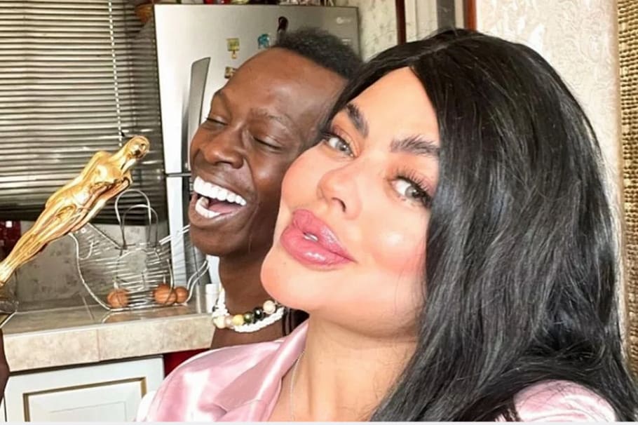 'Bola 8' y su esposa Koral Costa.