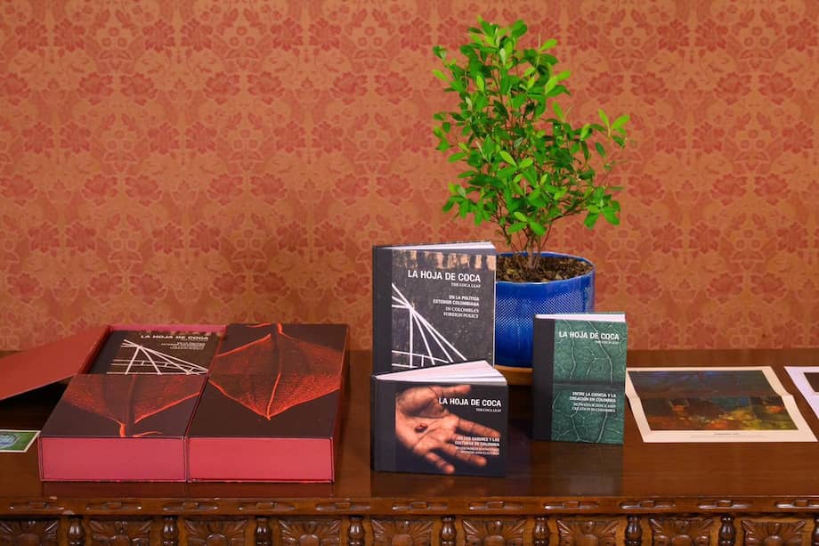 El Ministerio de Relaciones Exteriores de Colombia y el Instituto Caro y Cuervo presentaron “La Hoja que Une”, una obra que invita a replantear el estigma en torno a la hoja de coca.