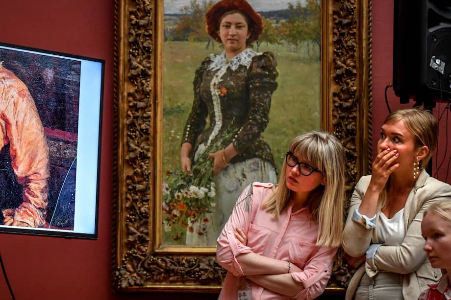 El cuadro de Iván el Terrible y su hijo que fue atacado por un vándalo. / AFP