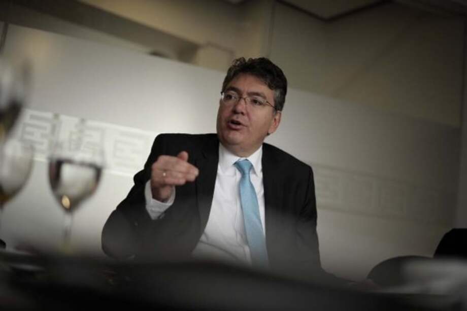 Sector conservador desconoce a Mauricio Cárdenas como ministro del Partido