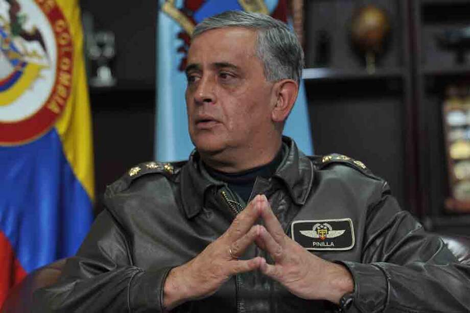 El hijo del general retirado Tito Saúl Pinilla (foto), excomandante de la FAC, era el piloto de la aeronave.