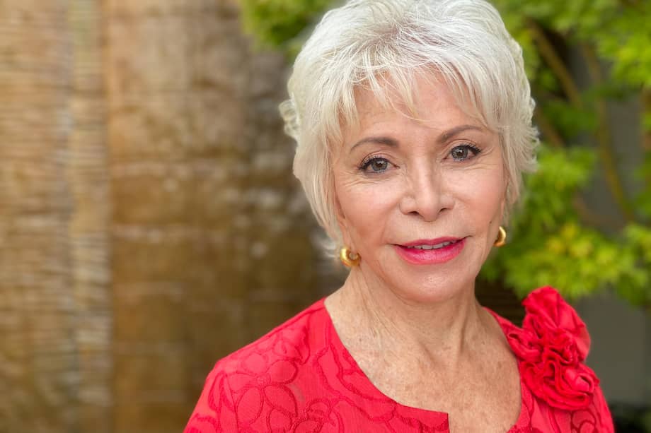 Isabel Allende recibió en 2010 el Premio Nacional de Literatura de Chile.