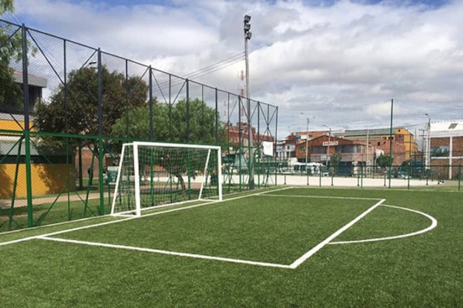 Nuevas canchas para la práctica del tenis y fútbol nueve abren sus puertas en Urbanización Rincón de Los Ángeles.