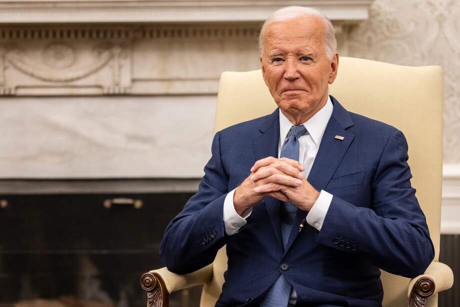 Según Joe Biden, el Supremo “está sumido en una crisis ética. Los escándalos en los que se han visto envueltos varios jueces han hecho que la opinión pública se cuestione la imparcialidad e independencia del tribunal, esenciales para cumplir fielmente su misión de impartir justicia en condiciones de igualdad ante la ley”.
