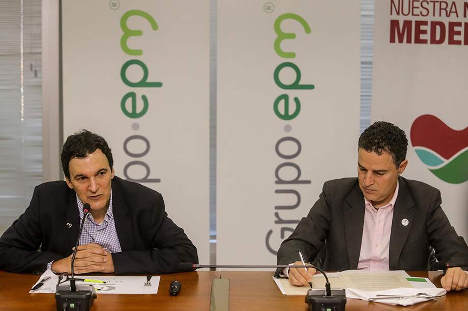 Juan Esteban Calle, gerente general de EPM, y Aníbal Gaviria, alcalde de Medellín y presidente de la junta de la empresa. /EPM