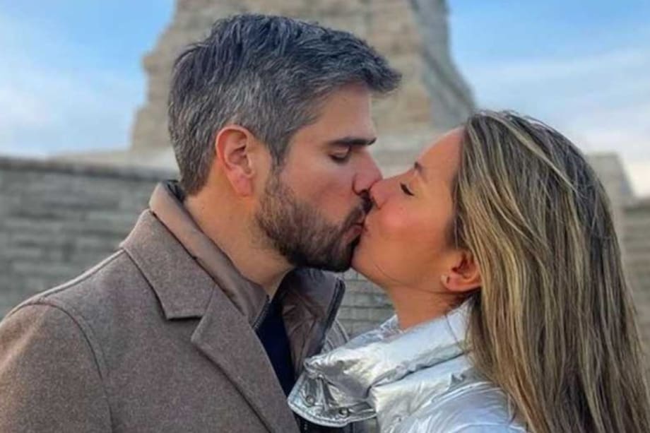 Hace unos días, Daniel Arenas confirmó que no tenía pareja, pero ahora fue captado junto a Daniela Álvarez en una iglesia.
