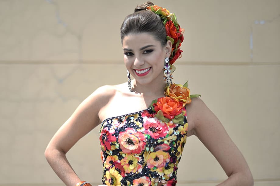 ‘Muévete y pégate’, invitación de la Reina del Carnaval de Barranquilla 2015