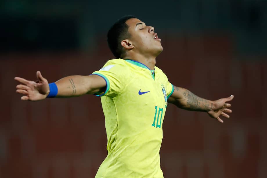 Matheus Martins de Brasil celebra un gol, en un partido del grupo D de la Copa Mundial de Fútbol sub-20 entre Brasil y R.Dominicana en el estadio Malvinas Argentinas en Mendoza (Argentina).