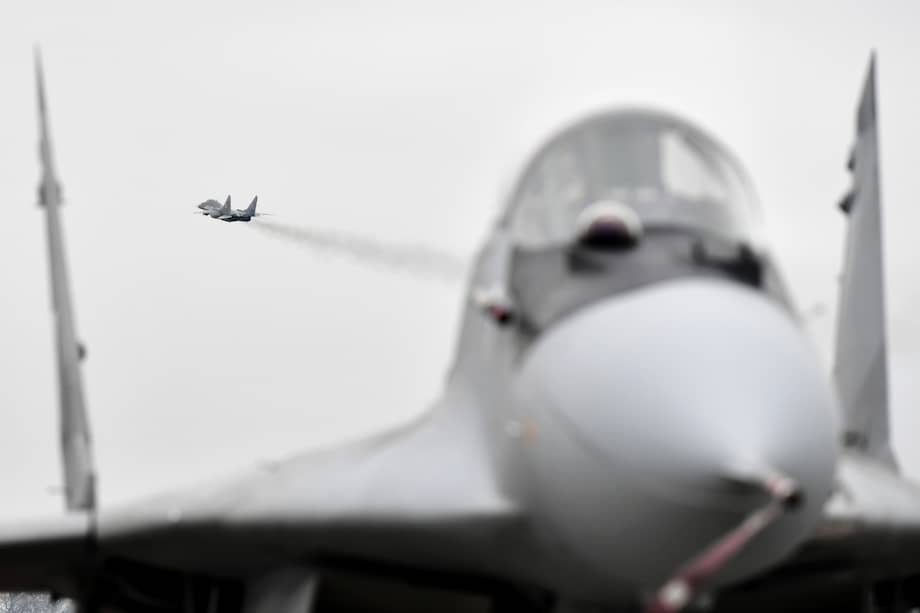 Volodímir Zelenski ha presionado a los países de Occidente para que refuercen su ejército con aviones de combate y así poder preparar una contraofensiva contra Rusia.