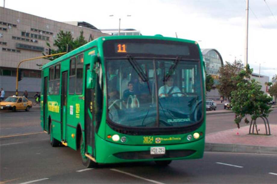 El bus alimentador implicado en el siniestro vial cubría la ruta 14-16 Aeropuerto, del Portal El Dorado, en el occidente de la capital. / Archivo El Espectador