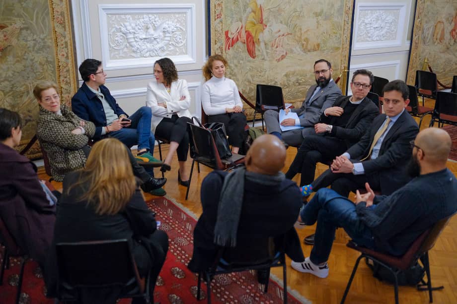 Ministros de Petro en reunión de planeación estratégica para 2025.