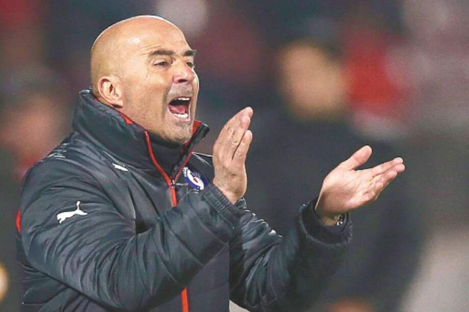 El técnico Jorge Sampaoli espera que su equipo muestre la mejor cara en la fase final de la Copa América. / EFE