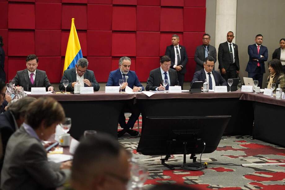 Primera Comisión Nacional para la Coordinación y Seguimiento Electoral de 2026 presidida por el ministro del Interior, Armando Benedetti.