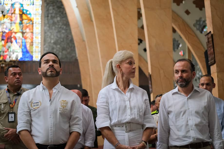 El presidente Abelardo de la Espriella visitó Cali (Valle del Cauca). A su lado, la gobernadora Dilian Francisca Toro y el alcalde Alejandro Eder.