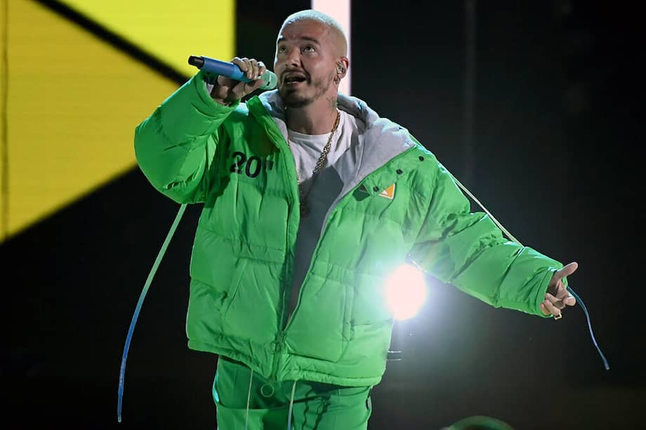 J Balvin durante su espectáculo en los Premios Billboard 2019. / Archivo AFP