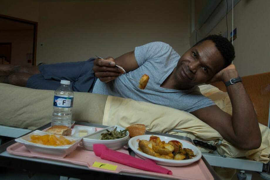 Diez voluntarios permanecerán 60 días en cama, con la cabeza inclinada seis grados hacia abajo y manteniendo al menos un hombro en contacto con la cama en todo momento. / CNES/MEDES–E.Grimault, 2017