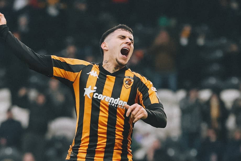 Gustavo Puerta festeja su primer gol en Europa al marcar con Hull City en FA Cup.