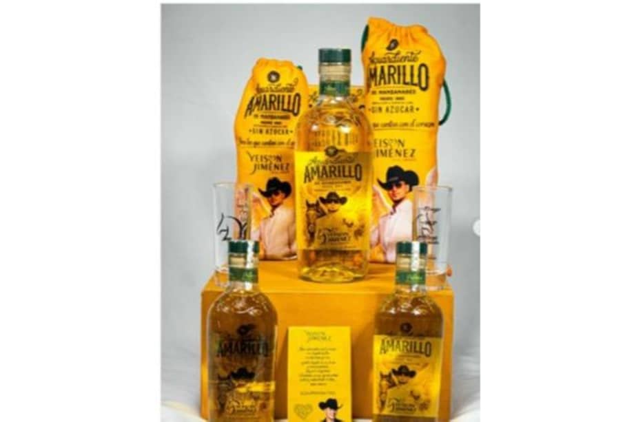 Falso aguardiente amarillo con la imagen de Yeison Jiménez.
