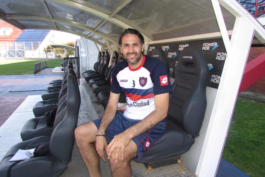 Yepes posa en el estadio Nuevo Gasómetro para la lente de El Espectador. /Santiago Amorós
