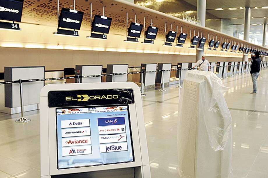 Para atacar los altos costos de las oficinas en la nueva terminal internacional de Eldorado, las aerolíneas disminuyeron el tamaño de sus oficinas o se asociaron con otras para pagar menos. /Gabriel Aponte