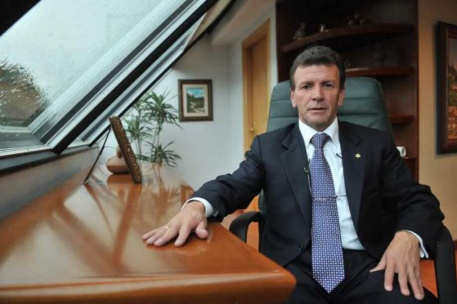 Piden a la Fiscalía agilizar investigaciones contra expresidente de SaludCoop