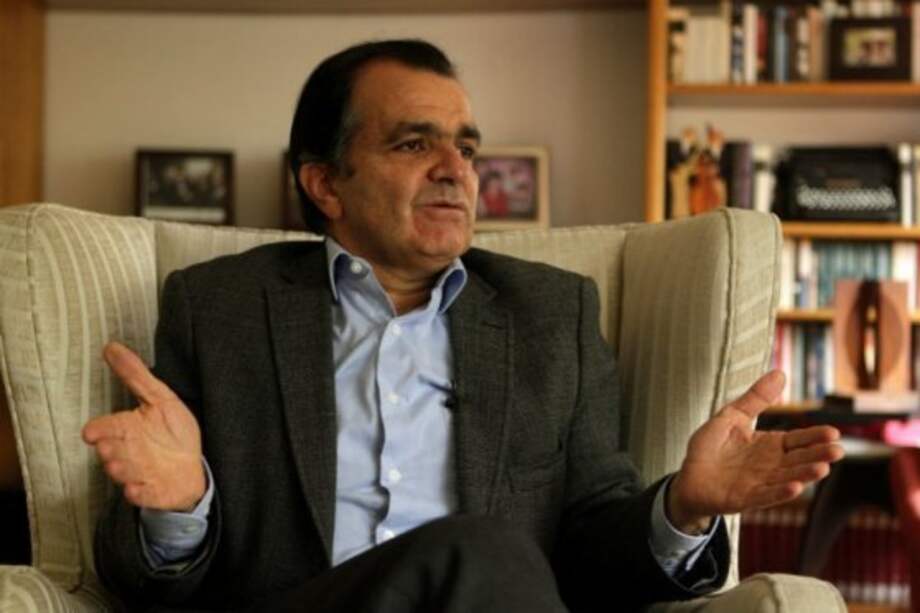 Zuluaga se destapa como candidato y arremete contra Santos