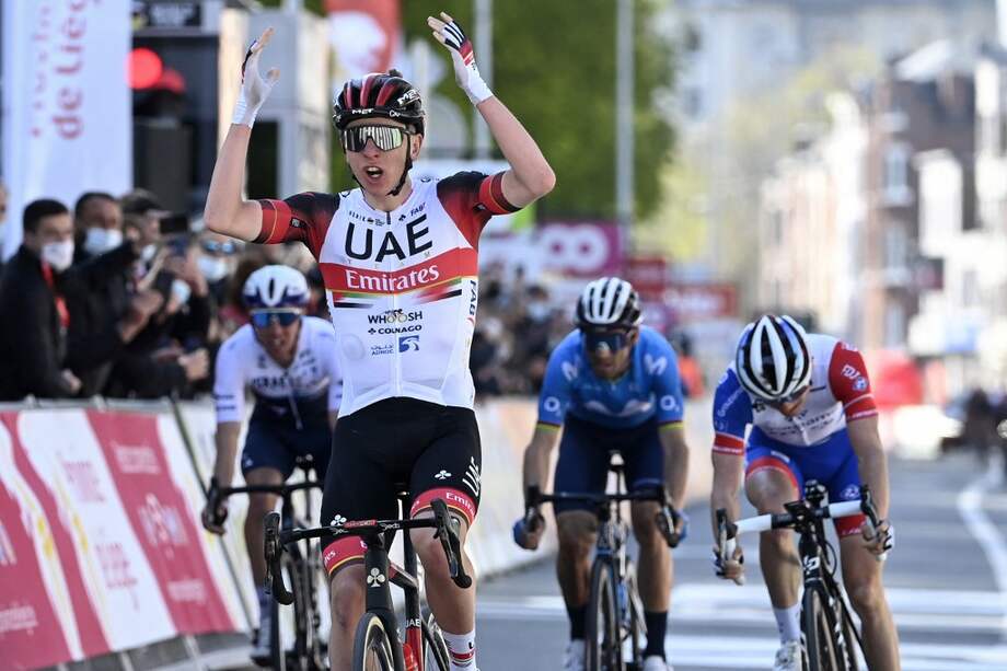 Tadej Pogacar en la meta de la Lieja-Bastoña-Lieja.