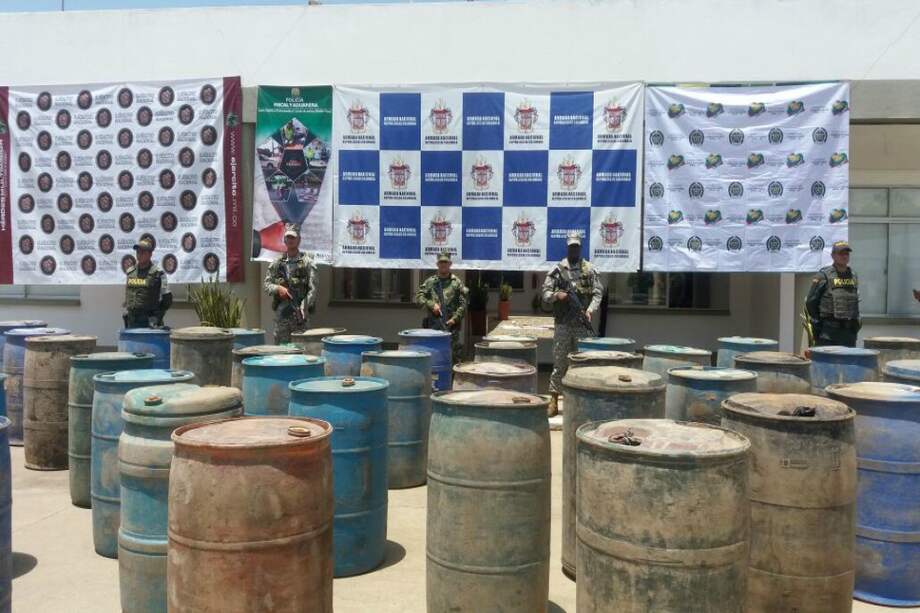 Las autoridades dicen que con esta incautación se afecta el financiamiento de los frentes Ernesto Che Guevara y Camilo Cienfuegos del Eln. / Cortesía Armada Nacional.