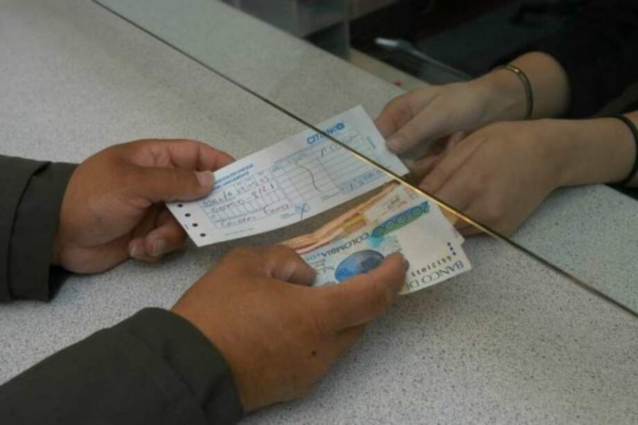 En vilo ley que obliga a bancos a informar sobre costos totales de sus productos