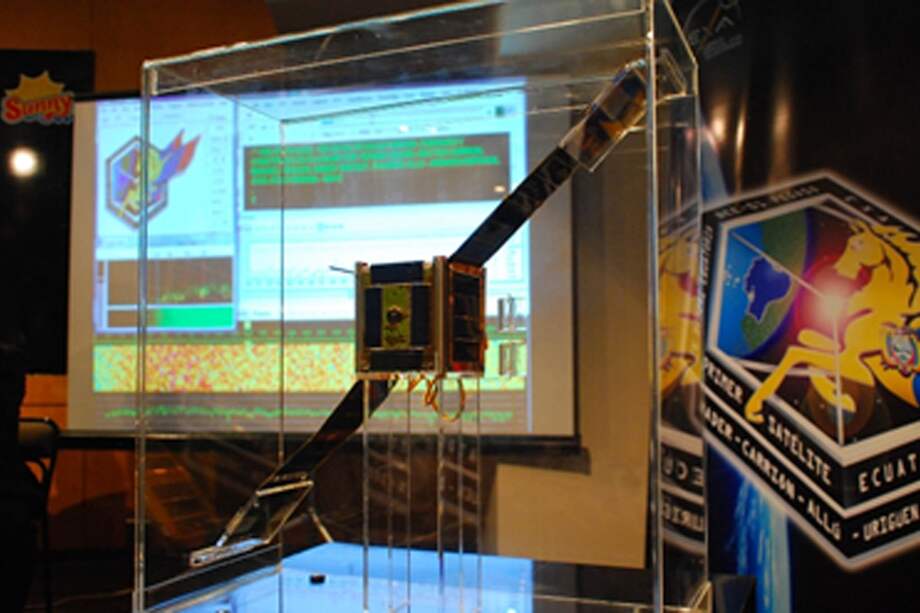 Ecuador lanza su primer satélite y atrae la mirada de la industria espacial