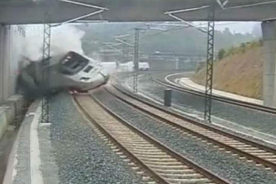 Terminan la identificación de los 78 muertos en accidente de tren