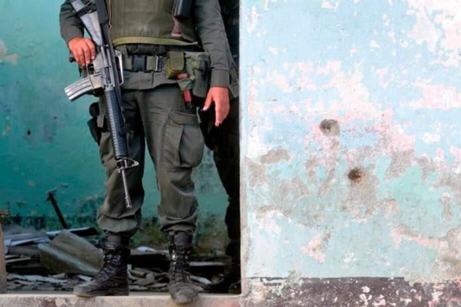 Sin luz permanece Argelia (Cauca) tras hostigamiento de Farc