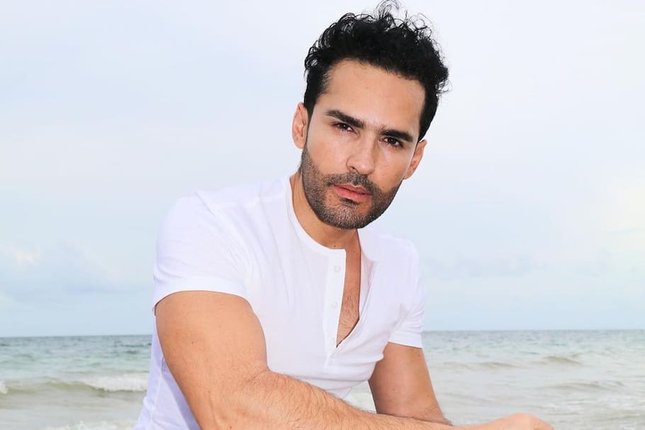 El actor preocupó a sus seguidores al aparecer en su cuenta de Instagram con una pipeta de oxígeno.