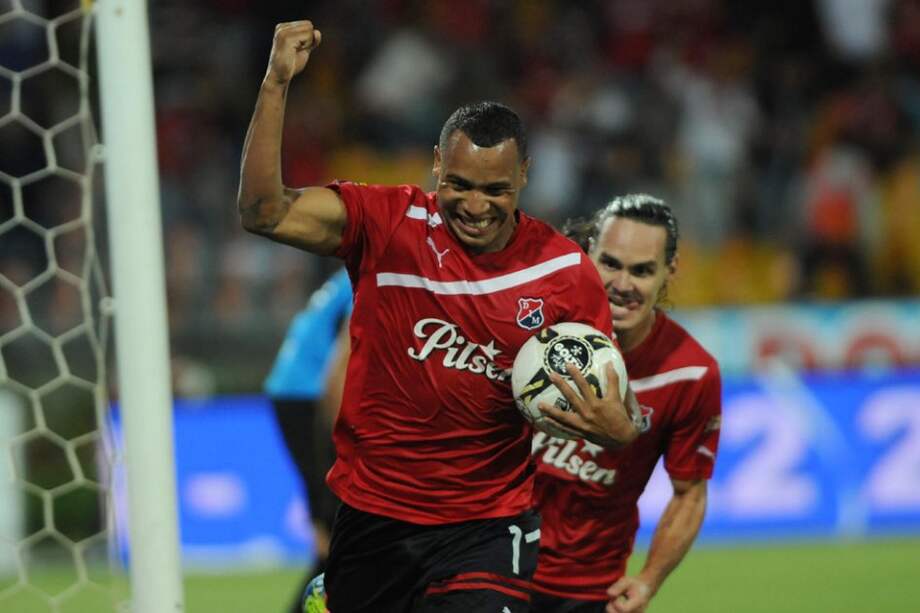 William Zapata, en dos oportunidades, y Felipe Pardo anotaron los tantos del DIM; Carmelo Valecncia el de los 'aseguradores'. / Archivo