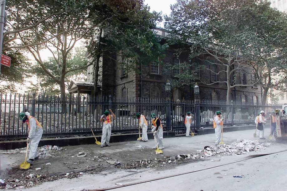 Miles de migrantes, principalmente latinos, limpiaron los escombros de las torres y muchos hoy pagan una alta factura.